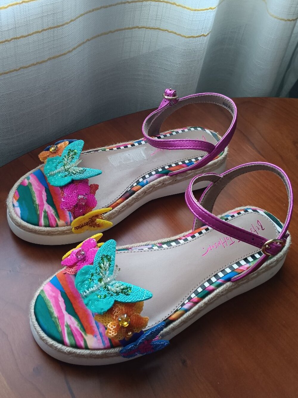 NWT Girls Butterly & Flower Beaded Embellished Colorful Sandals Size 5